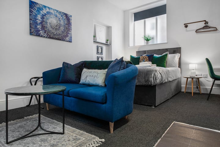 Whiskawaystays - Foregate Studio - No. 3 - Worcester, UK