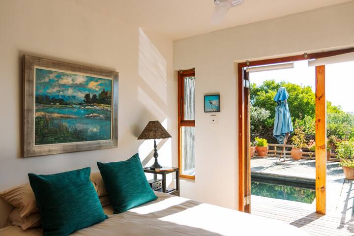 Scarborough Family Beach House with Pool