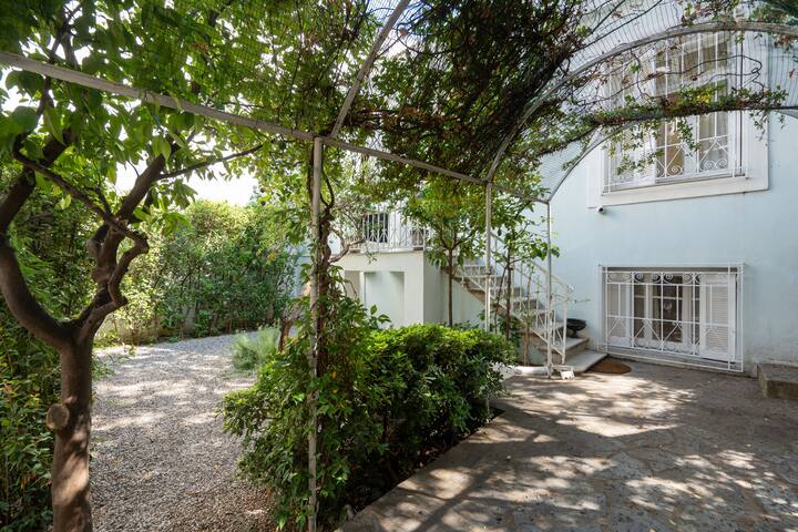 Private House On The Hill gallery image 2