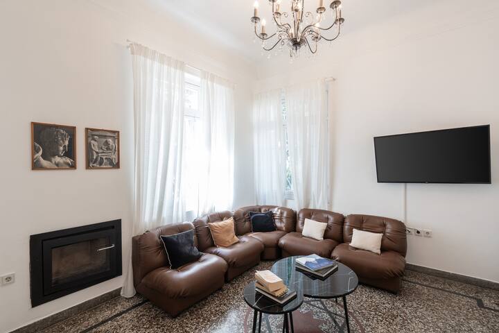 Private House On The Hill gallery image 3