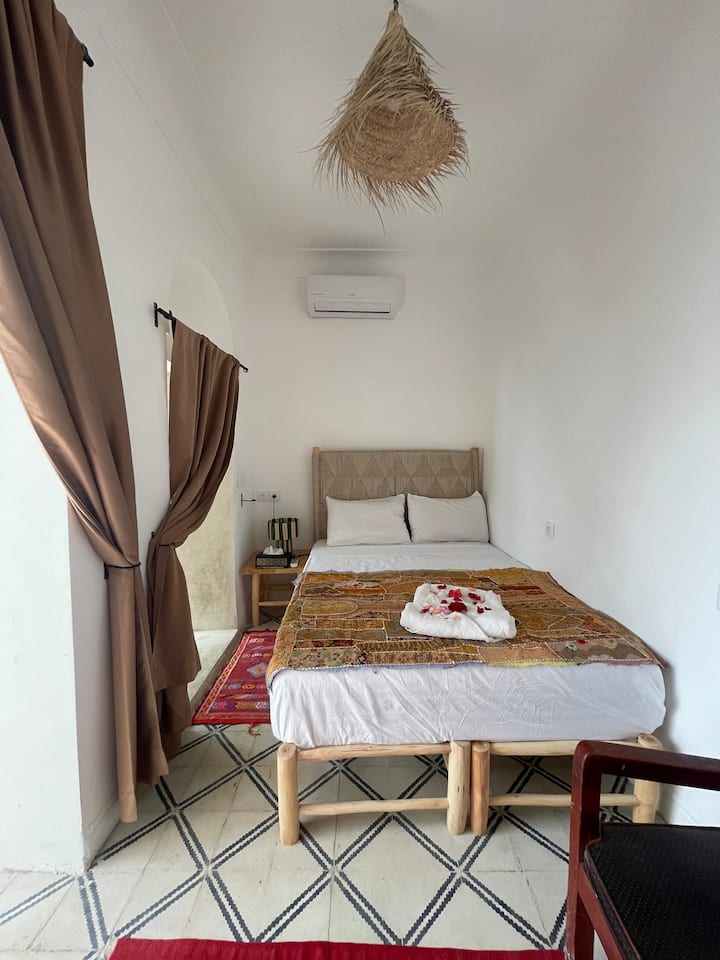 საძინებელი 1