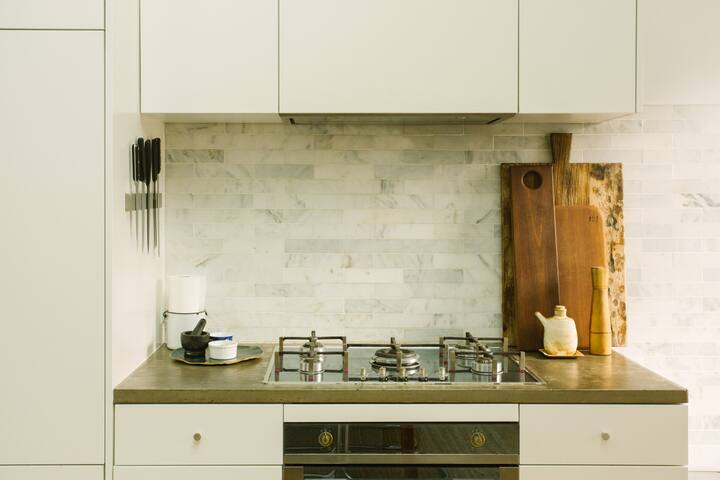 Spacious 4BR Manly Home near Beach & Ferry. gallery image 5