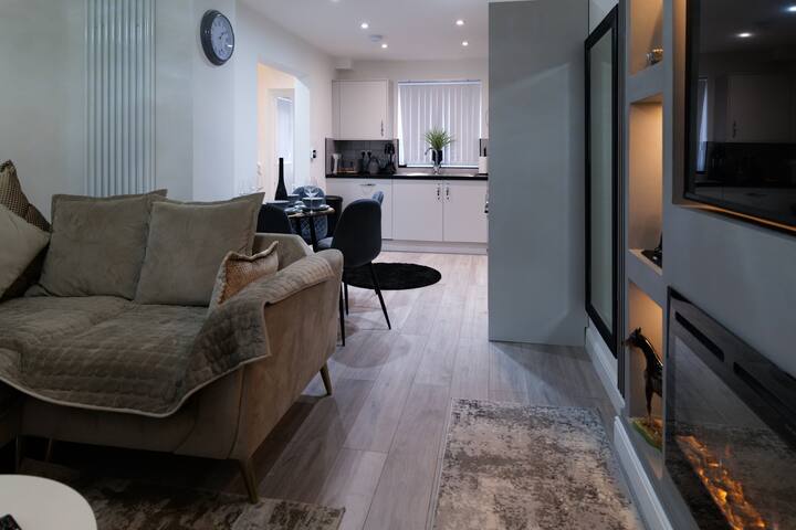 DowntownCozy House in Manchester gallery image 4