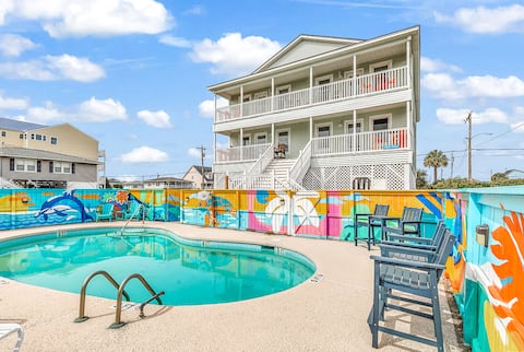 Huge Beach House with Pool and Arcade