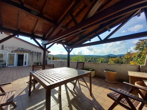 3 bedroom 6 bed house with terrace and view