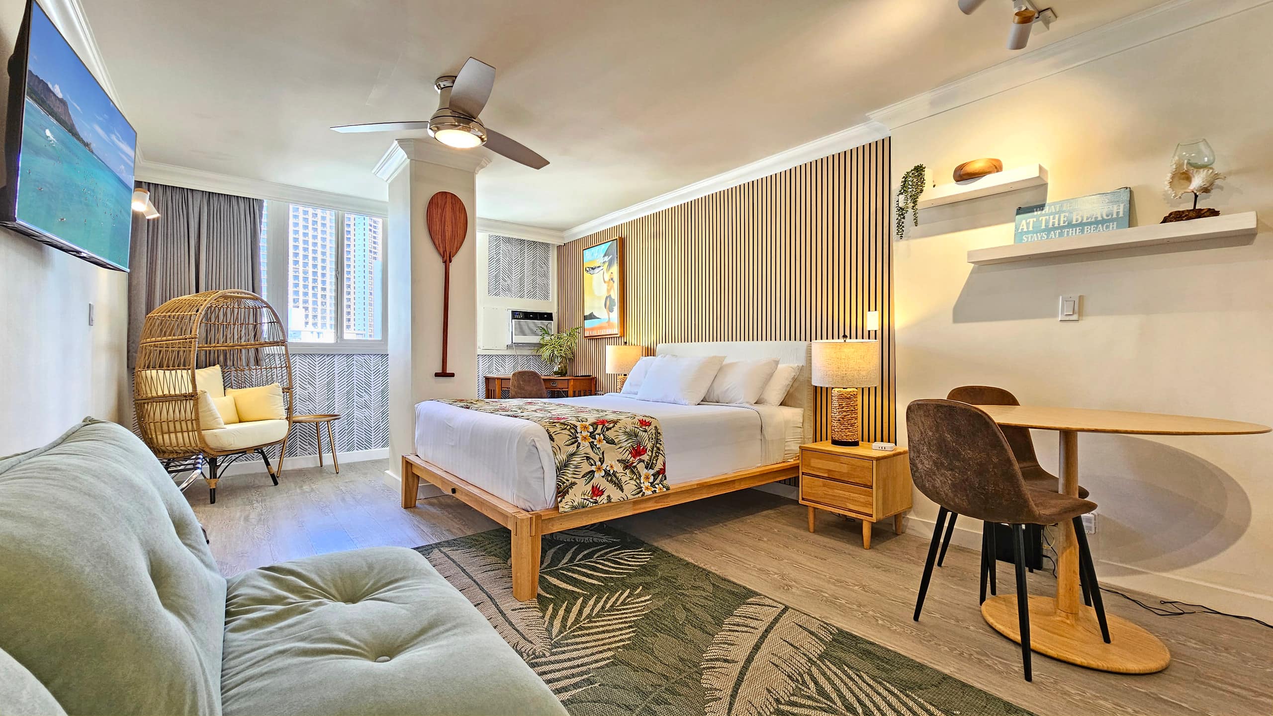 Sundeck Level—Queen Bed & Sofa-Bed+Full Kitchen - Image 33