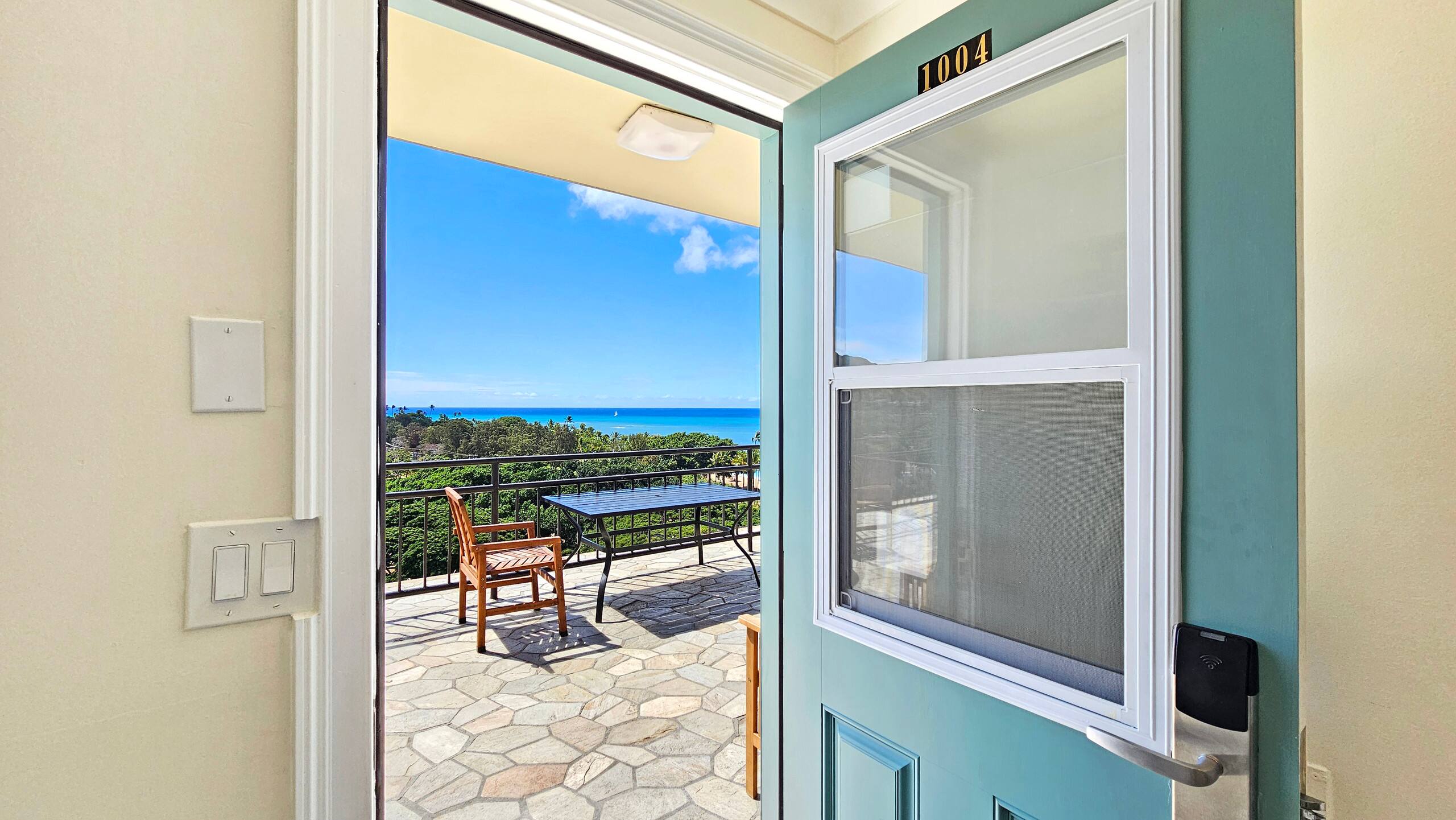 Sundeck Level—Queen Bed & Sofa-Bed+Full Kitchen - Image 18