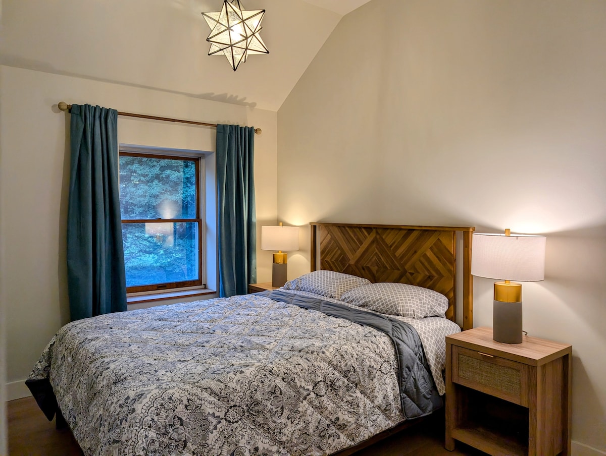 Quaint queen bedroom 