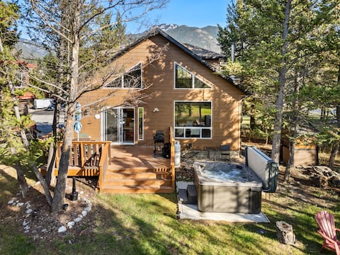 Honeycomb Hollow | Hot Tub | Game Room | Fireplace