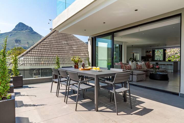 NEW: Camps Bay – Villa Sempre Serena gallery image 2