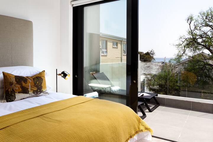 NEW: Camps Bay – Villa Sempre Serena gallery image 5