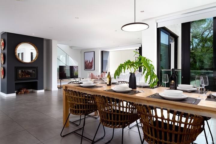 NEW: Camps Bay – Villa Sempre Serena gallery image 3