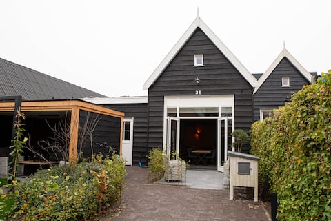 Stylish 4p |10 min Ahoy | Luxury bed | Private entrance