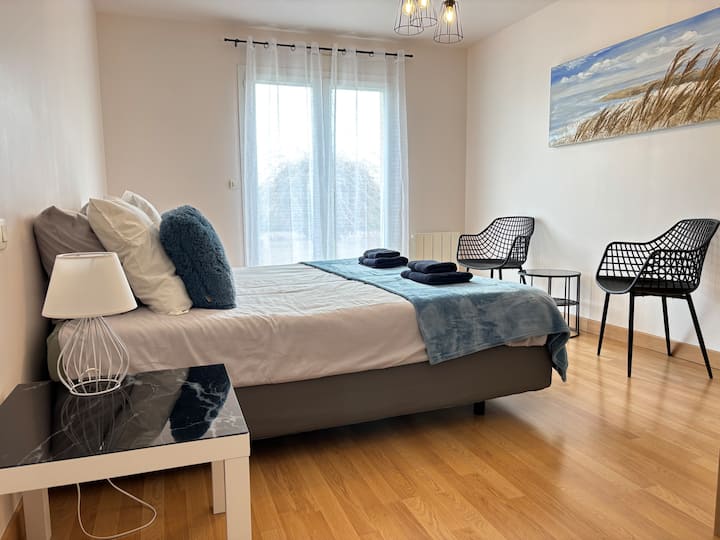 Habitación grande, cama 180