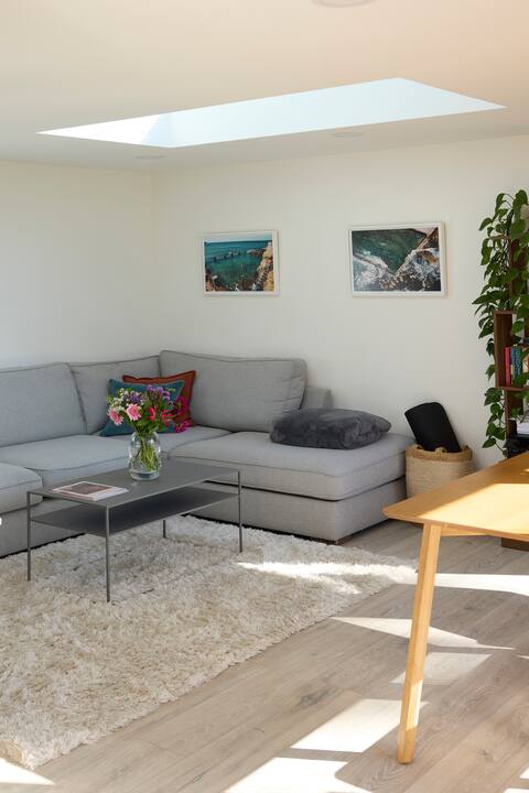 Successful Airbnb property: Modern Surrey Hills Guest House in Mole Valley