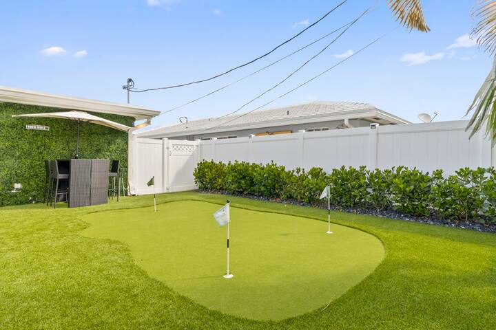 Golf/Heated Pool/Gym/ChefKitchen! 2700sqft Resort! gallery image 4