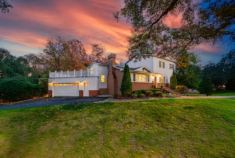 Luxury Alexandria Home | Minutes to Washington DC!