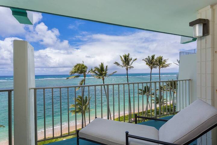 Large Oceanfront Haven gallery image 4