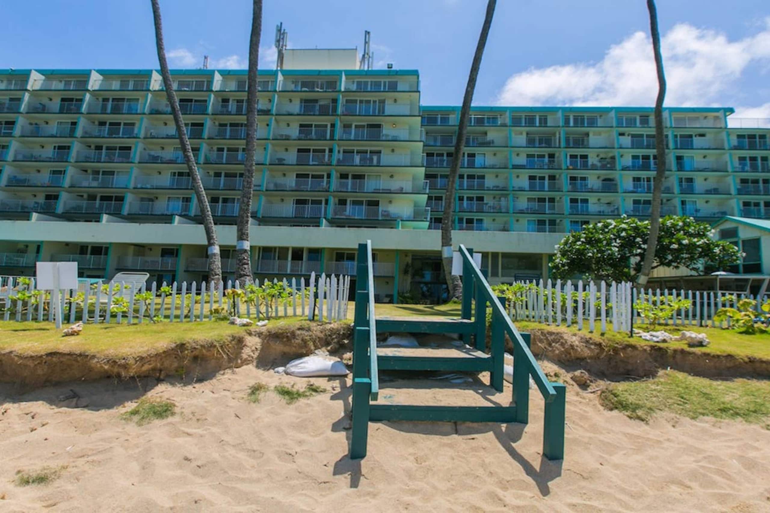 Condo in Hauula · ★4.42 · 4 bedrooms · 6 beds · 5.5 private baths - Image 23