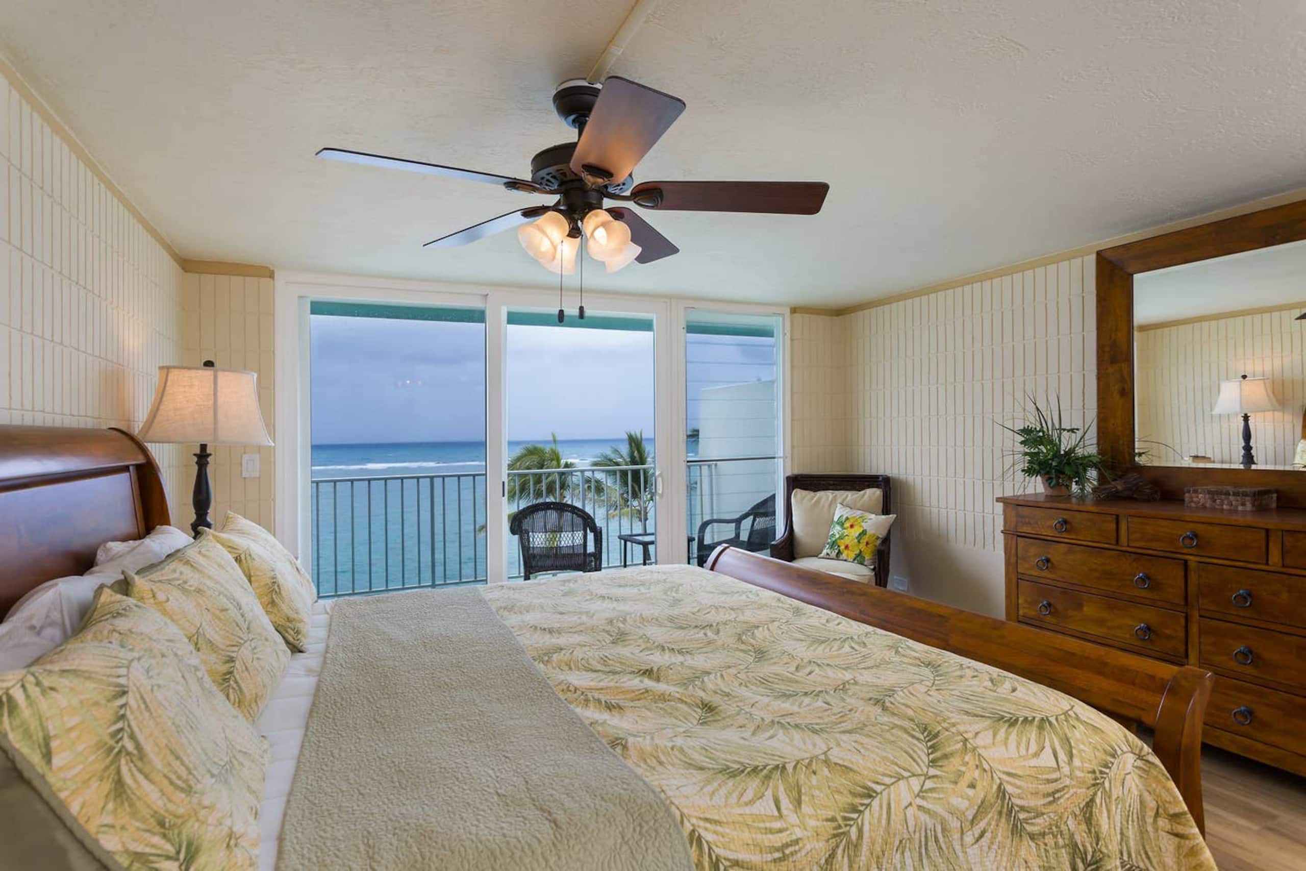 Condo in Hauula · ★4.42 · 4 bedrooms · 6 beds · 5.5 private baths - Image 11