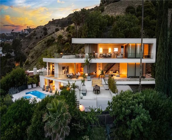 Tranquil Retreat w/ Stunning Hollywood Hills Views
