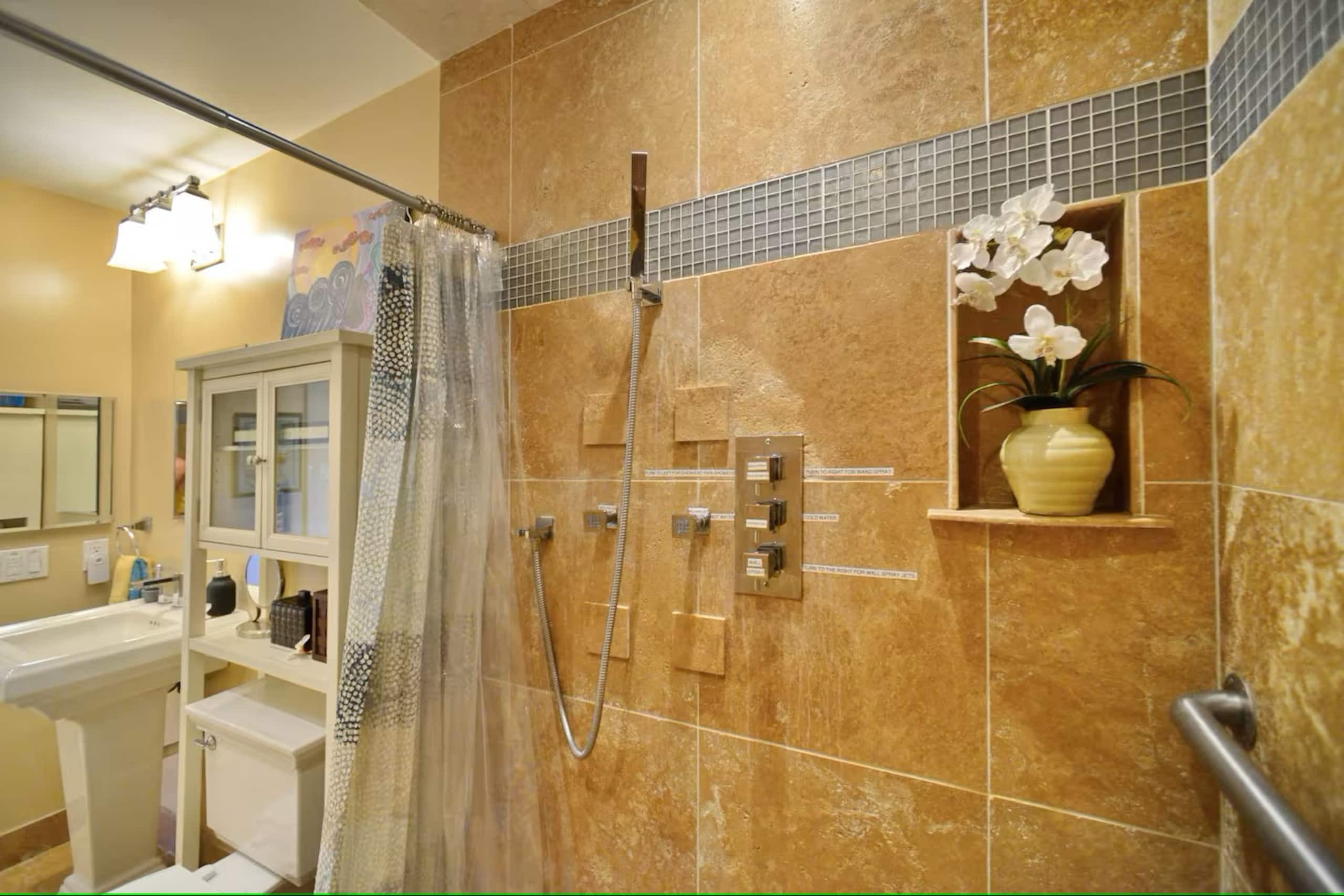Condo in Kihei · ★4.95 · Studio · 1 bed · 1 bath - Image 20