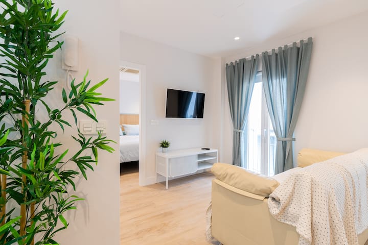 Apartment With Balcony, Center - Seville
