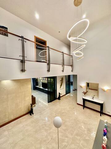 V2-Deluxe 5BR Pool Villa,Private parking gallery image 3