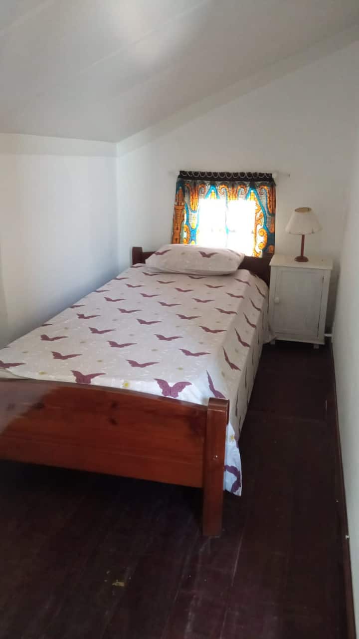 Спалня 2 е в мецанин. 