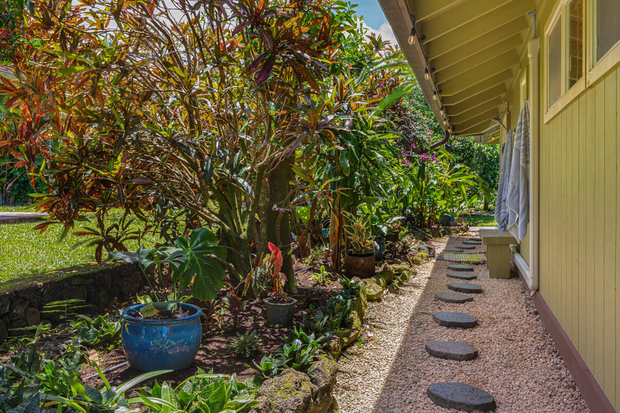 Home in Princeville · ★4.94 · 3 bedrooms · 3 beds · 2 baths - Image 37