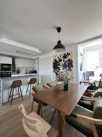 Beautiful bright top floor flat 100mts2 gallery image 5