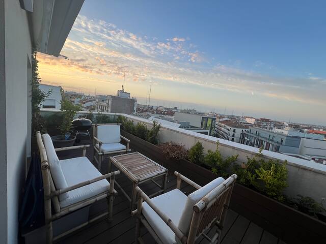 Beautiful bright top floor flat 100mts2 gallery image 3