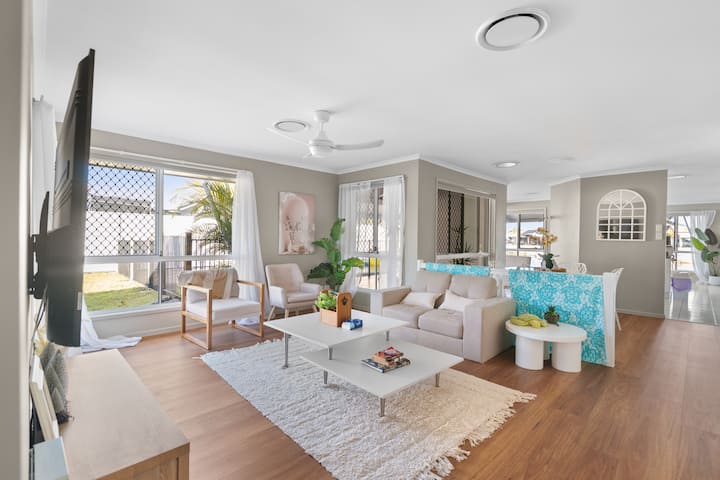 Waterfront W/ Pool + Private Jetty - Sandstone Point