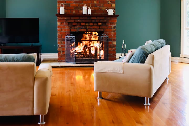 Yarraview: 5BR country home, superb location