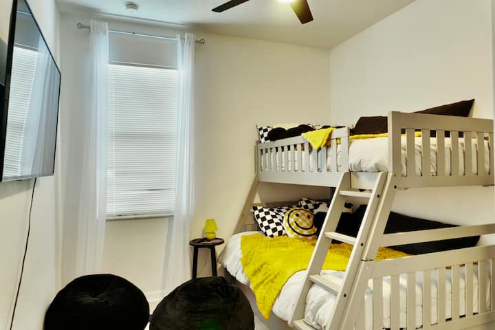 Literas con una cama nido adicional.