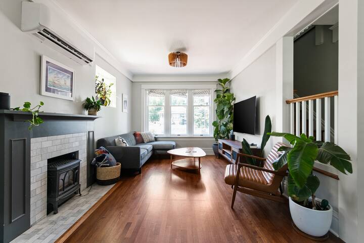 Cheesman Park | Cherry Creek | Pet Friendly gallery image 3