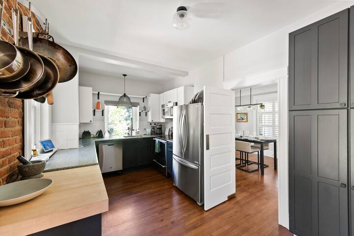 Cheesman Park | Cherry Creek | Pet Friendly gallery image 5