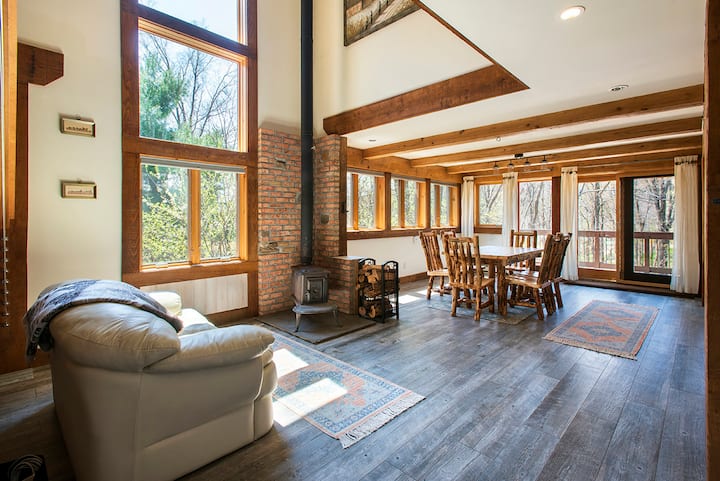 Mountain Lodge Retreat, Near New Paltz & Hikes - New Paltz, NY