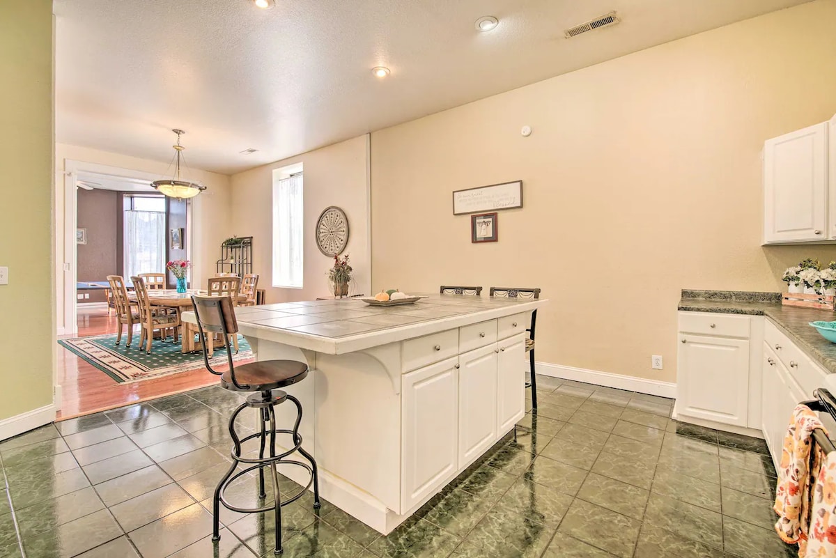 NW Urban Loft / Work Crews / Large Groups Welcome - 9