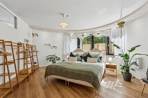 Boho-Nest: Comfort & style with terrace & parking