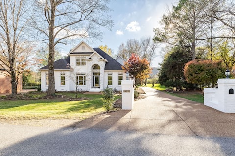 Designer home on Harpeth River!