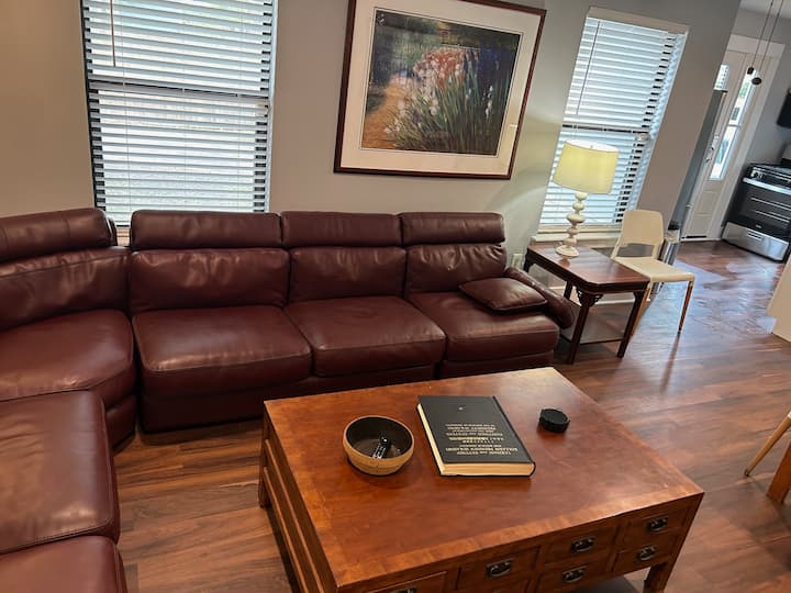 Greater Eastwood 2 Bedroom Triplex - South Houston, TX