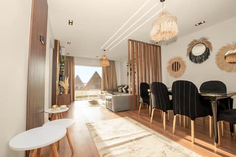 Luxury Flat Pyramids View