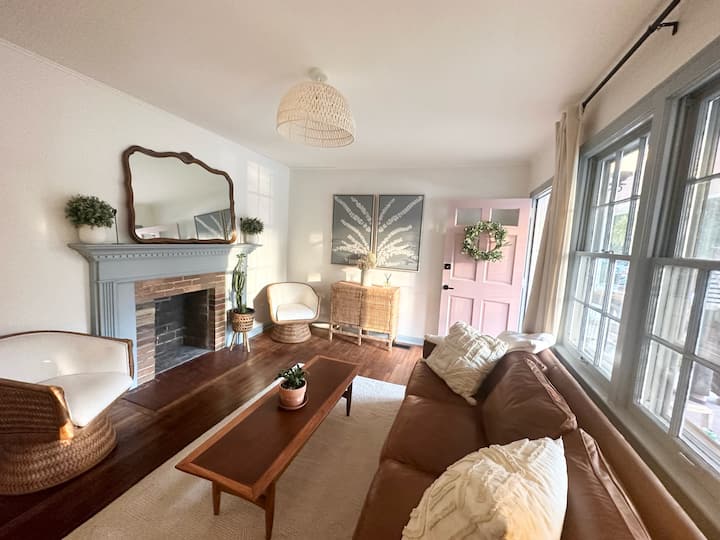 New Marietta Square Bungalow - Marietta, GA