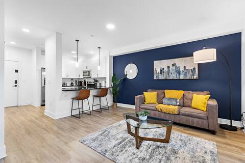 Views ! King 1 BR ! Free Parking! 30 to min NYC !