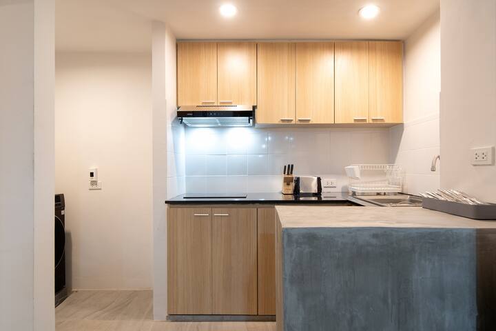 Townhouse in Pratunam Bangkok 100m from 7/11 gallery image 5