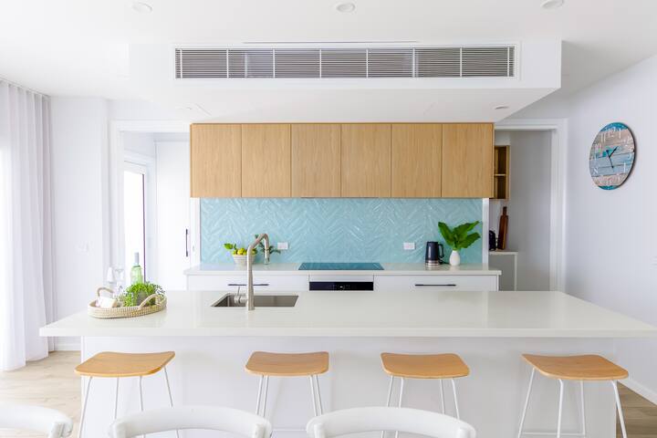 Double Delight – 4pm check out Sundays gallery image 4