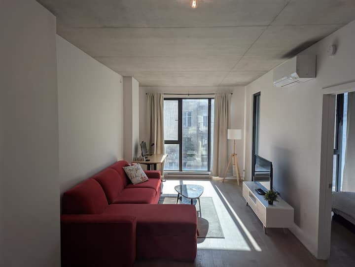 Modern Condo W Premium Amenities - Montreal