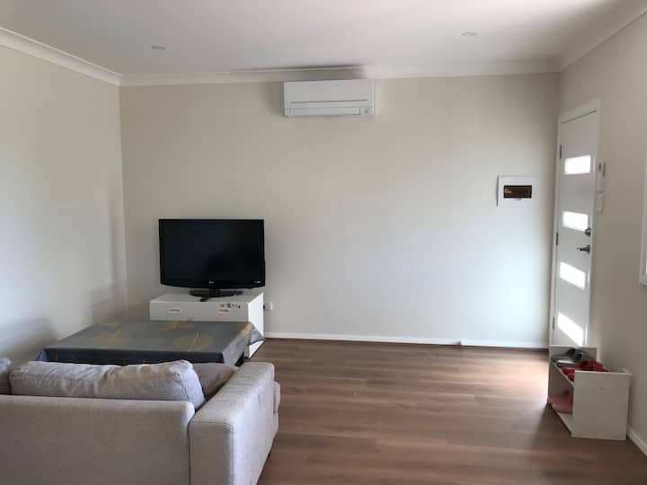 New House, Walk To Shopping Mall, 30 Mins To City - Blacktown