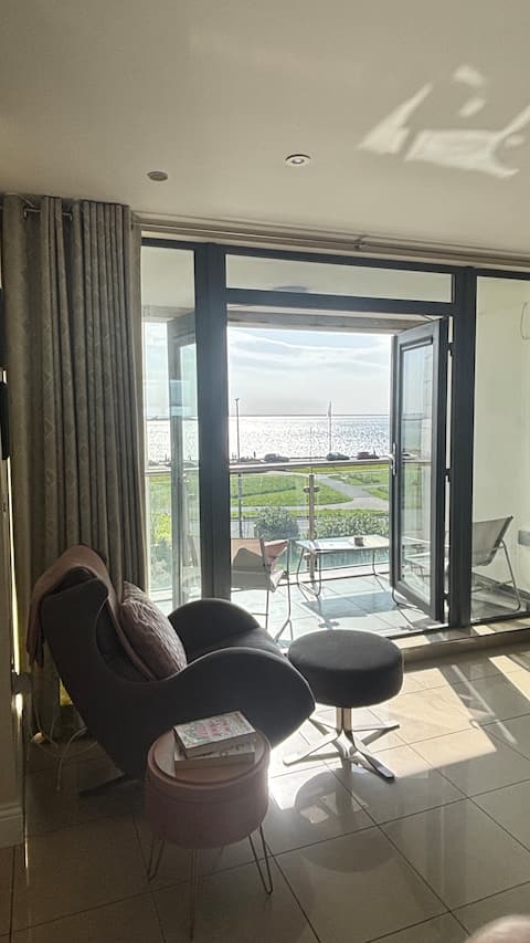 Top performing Airbnb: Beachside Bliss Galway in Galway City West